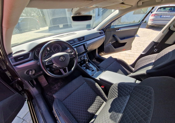 Skoda Superb cena 69900 przebieg: 150000, rok produkcji 2016 z Kamieńsk małe 277